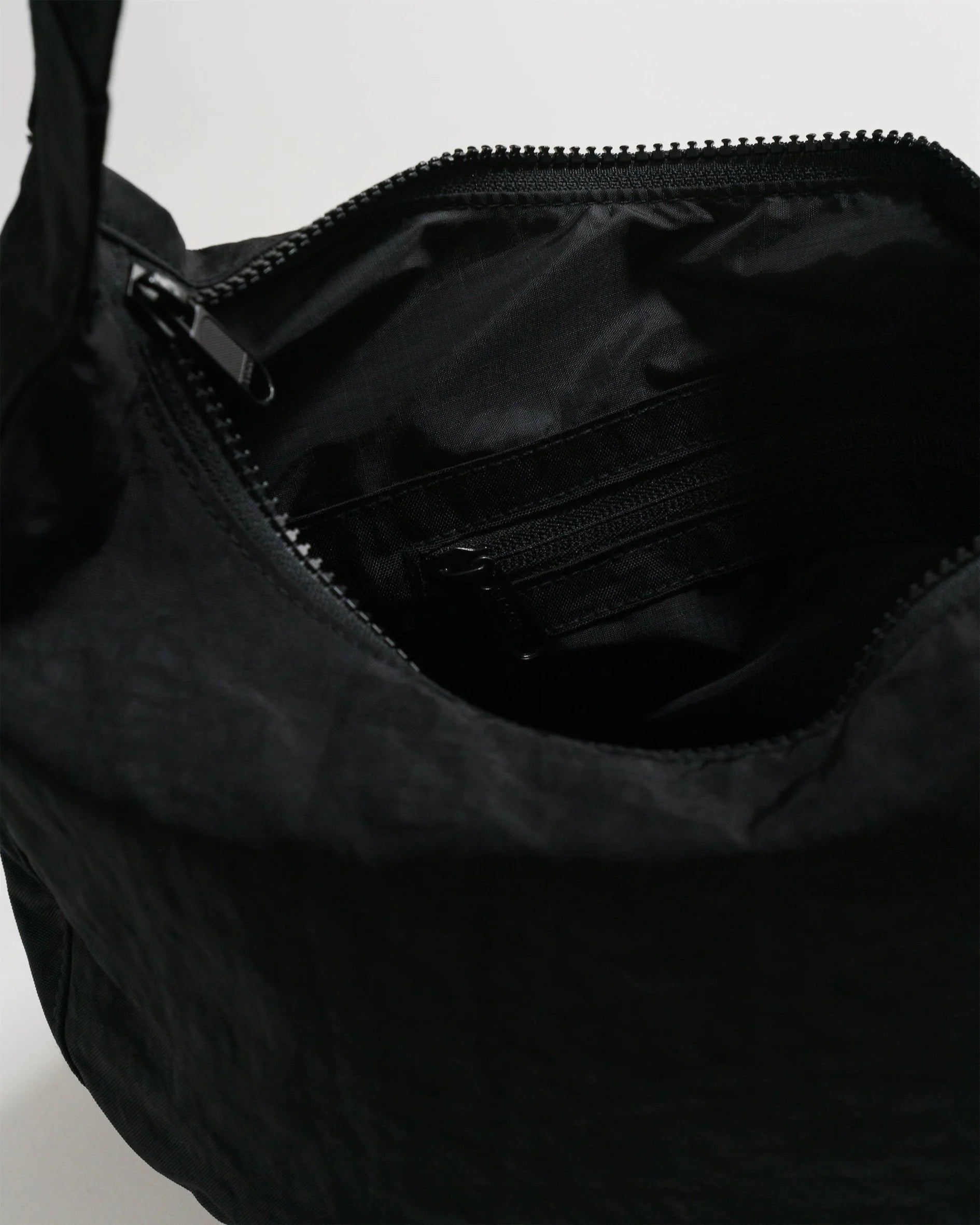 Medium Nylon Crescent Bag in Black- Baggu