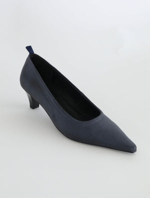 Leslie Pump in Navy - Paloma Wool