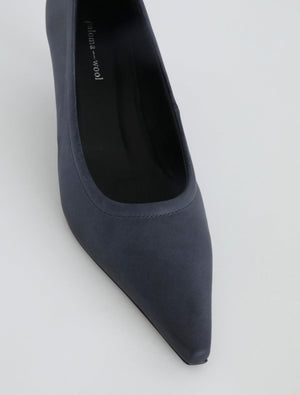 Leslie Pump in Navy - Paloma Wool