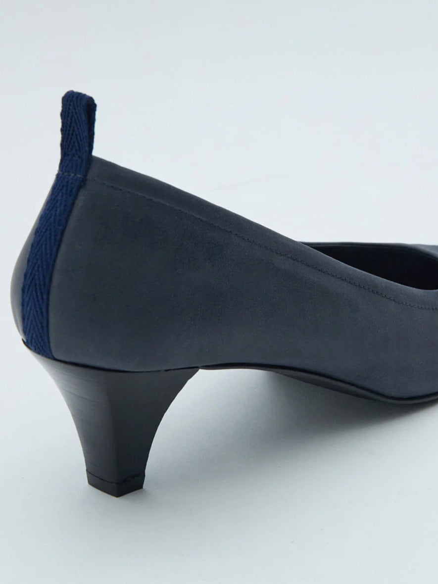 Leslie Pump in Navy - Paloma Wool