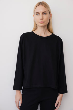 Long Sleeve Tee in Black - Wol Hide