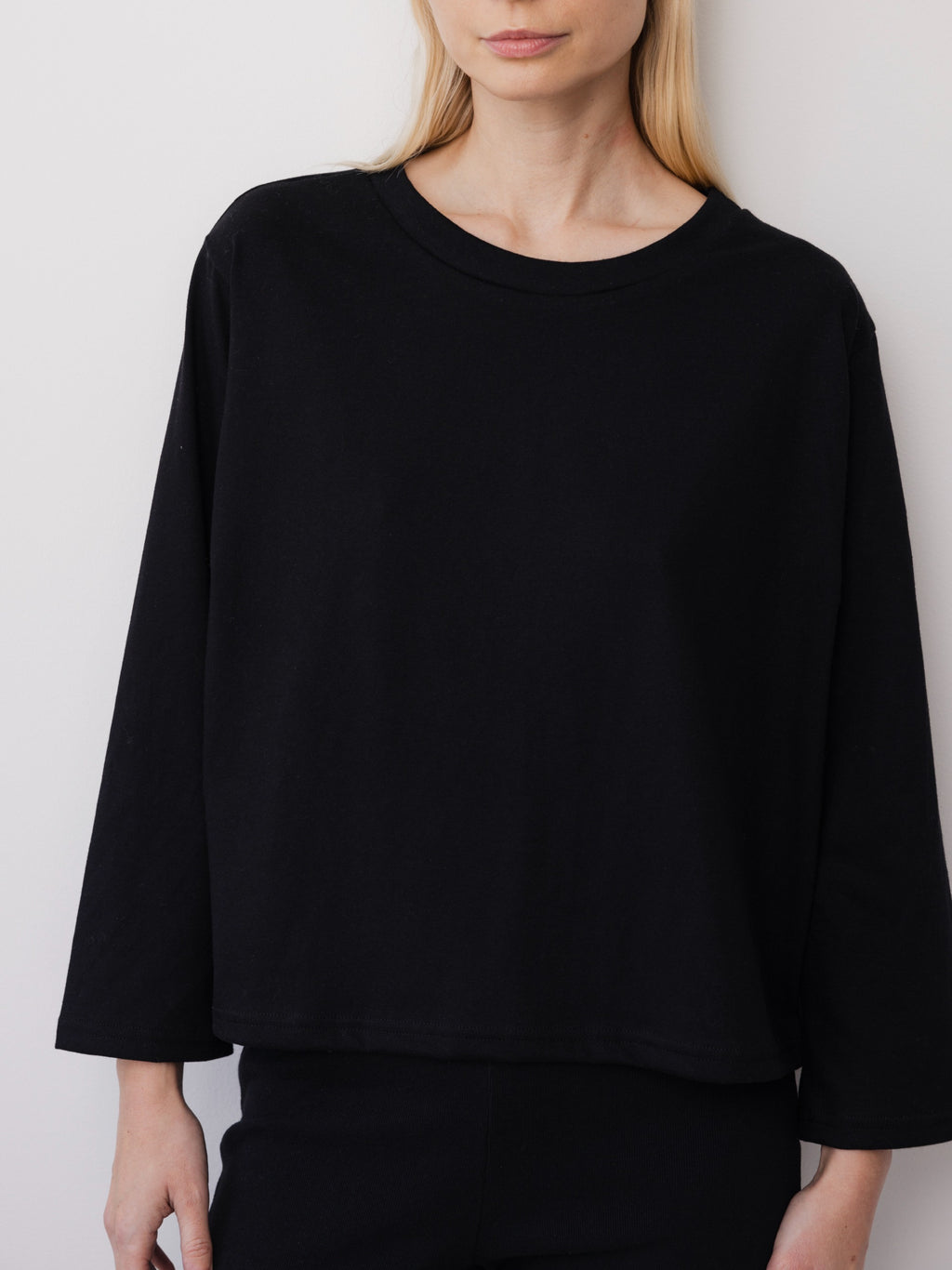 Long Sleeve Tee in Black - Wol Hide