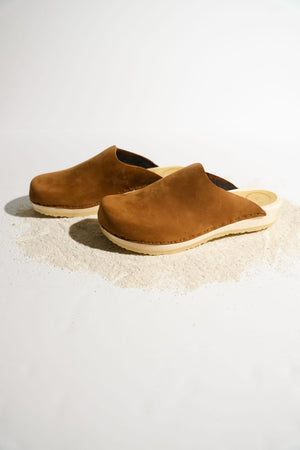 Contour Clog in Tobacco - No. 6