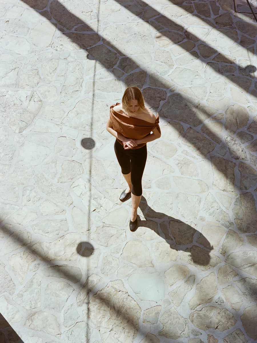 Luna in Black - LoQ