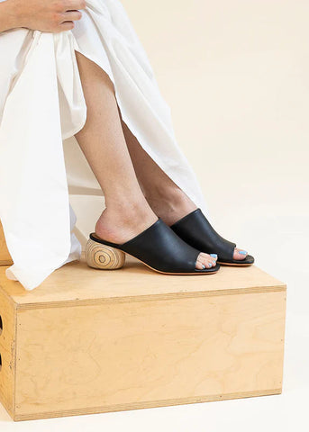 Milla Mule in Coal Leather  - Huma Blanco