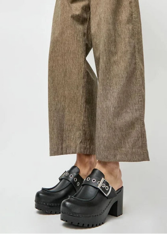 Martine Clog in Jet - No. 6