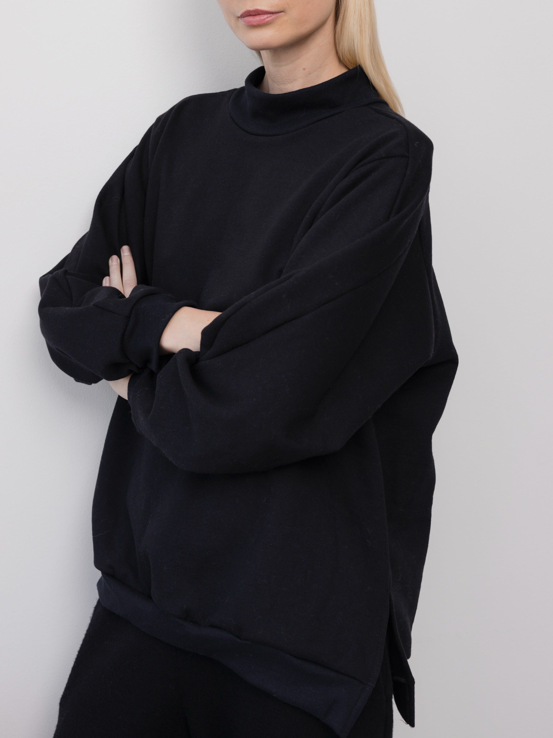 Big Sweatshirt in Black - Wol Hide