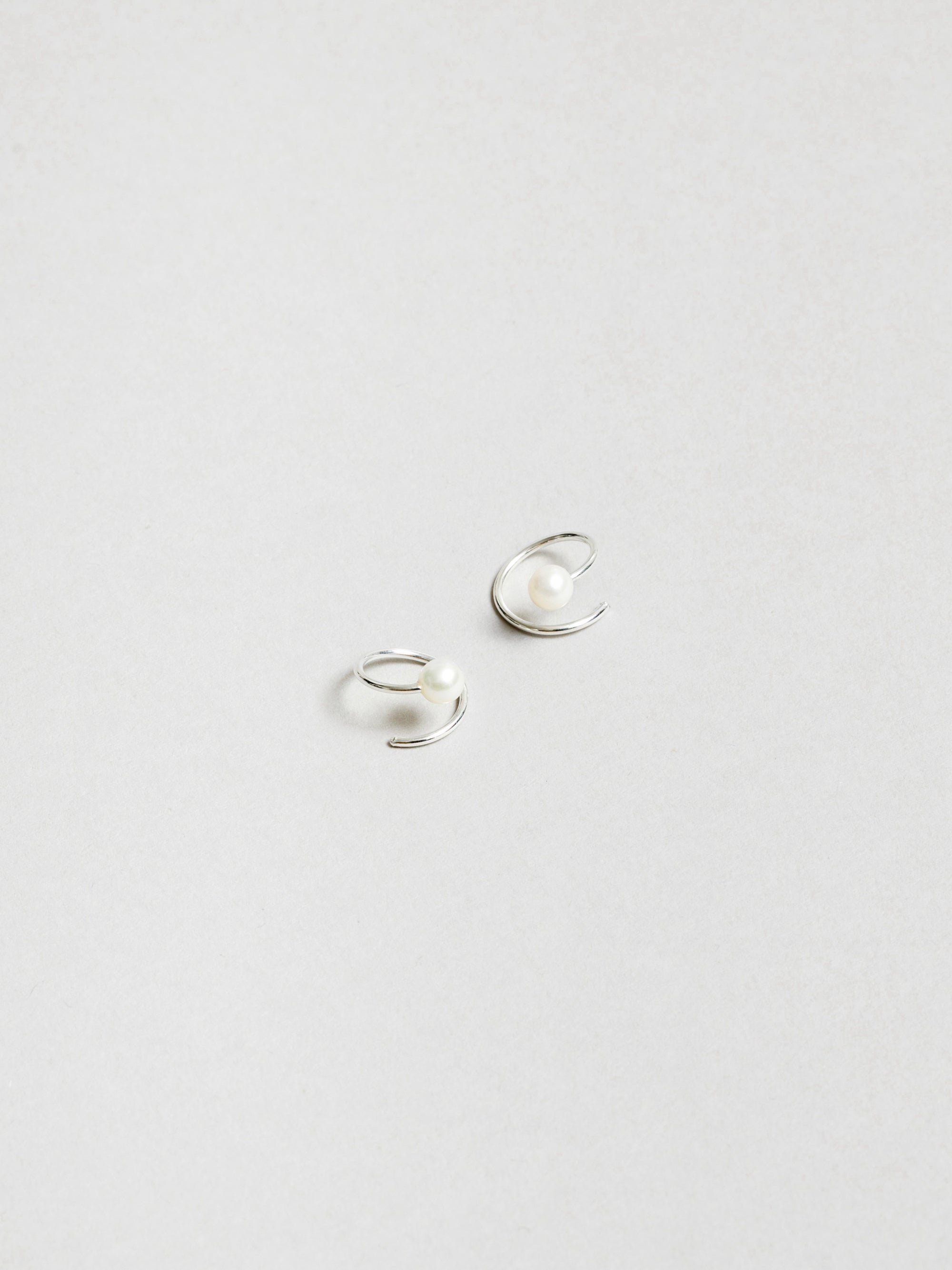 pearl swirl studs