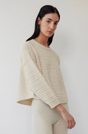 Loose Pullover in Natural - Wol Hide