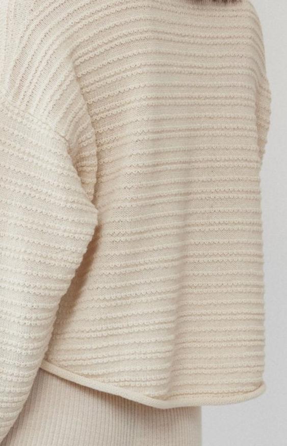 Loose Pullover in Natural - Wol Hide