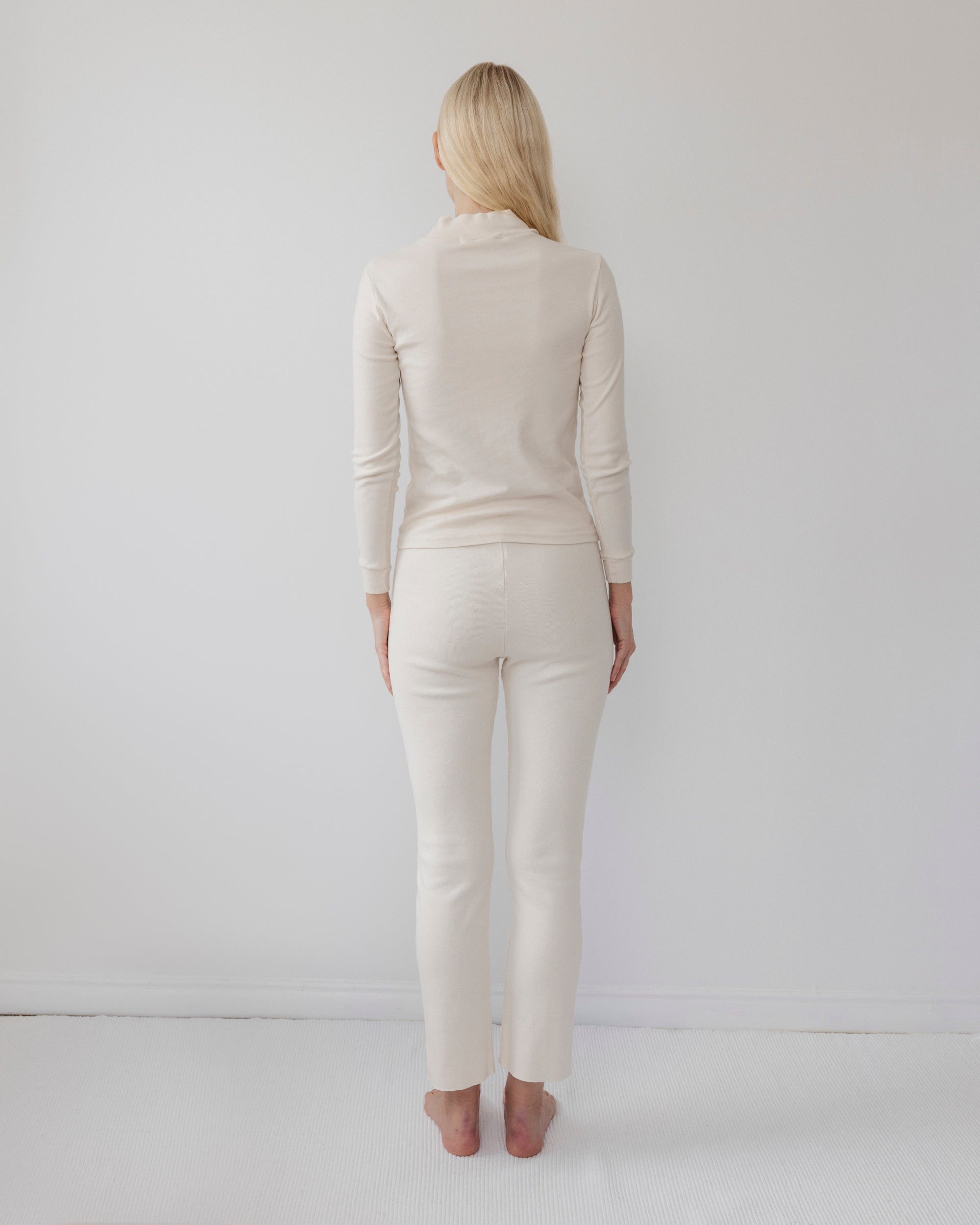 Easy Turtleneck in Natural - Wol Hide