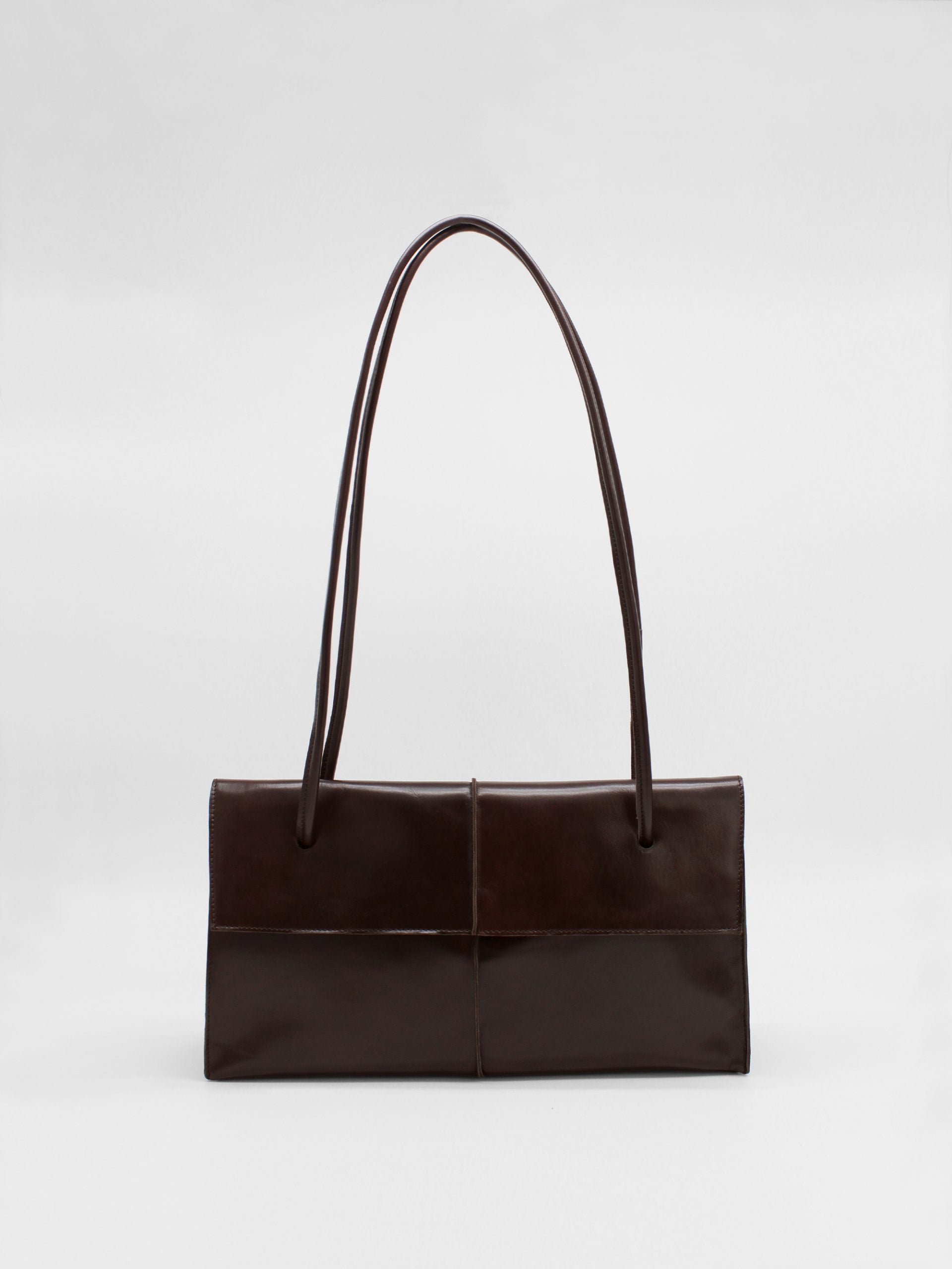 Pascal Bag in Ebony - About Arianne
