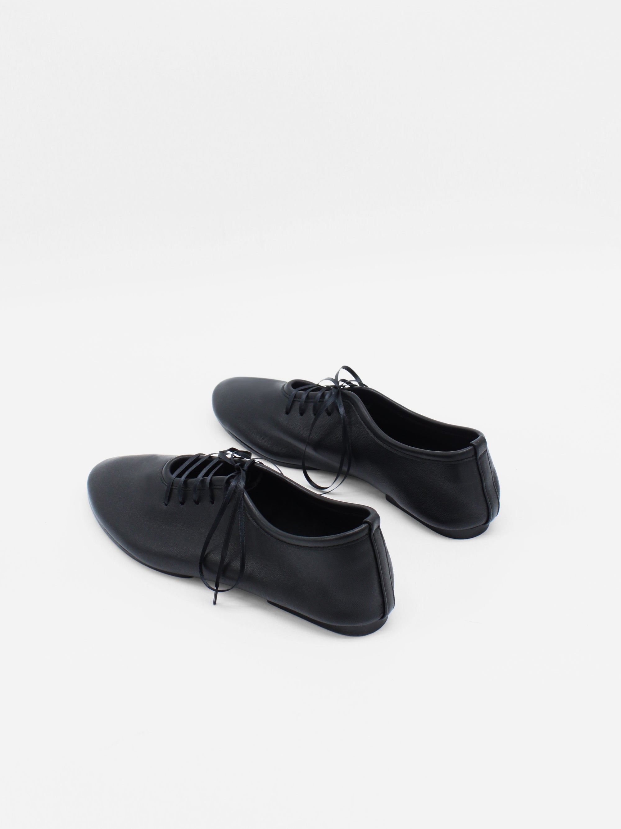 Mateo Flat - Black - About Arianne