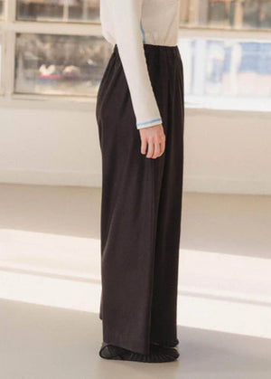 Avi Pants in Black - Baserange