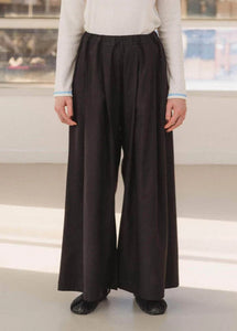 Avi Pants in Black - Baserange