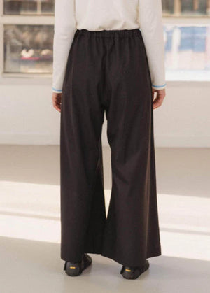 Avi Pants in Black - Baserange