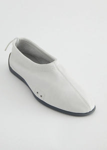 Miles II Flat in Off White - Paloma Wool | Lovecraft – Lovecraft