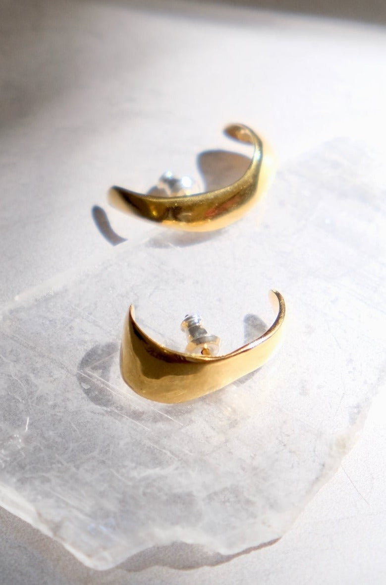 Irregular Lobe Hoops in Gold - Hernán Herdez