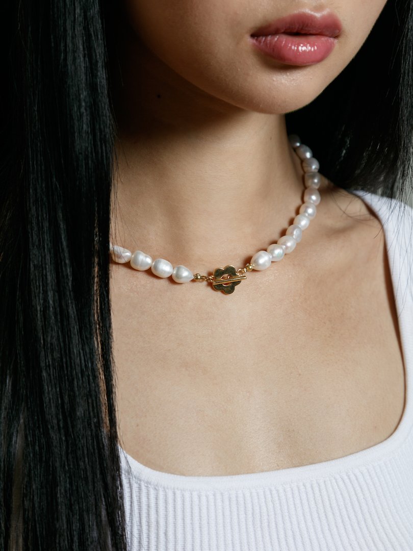 Lola Pearl Necklace