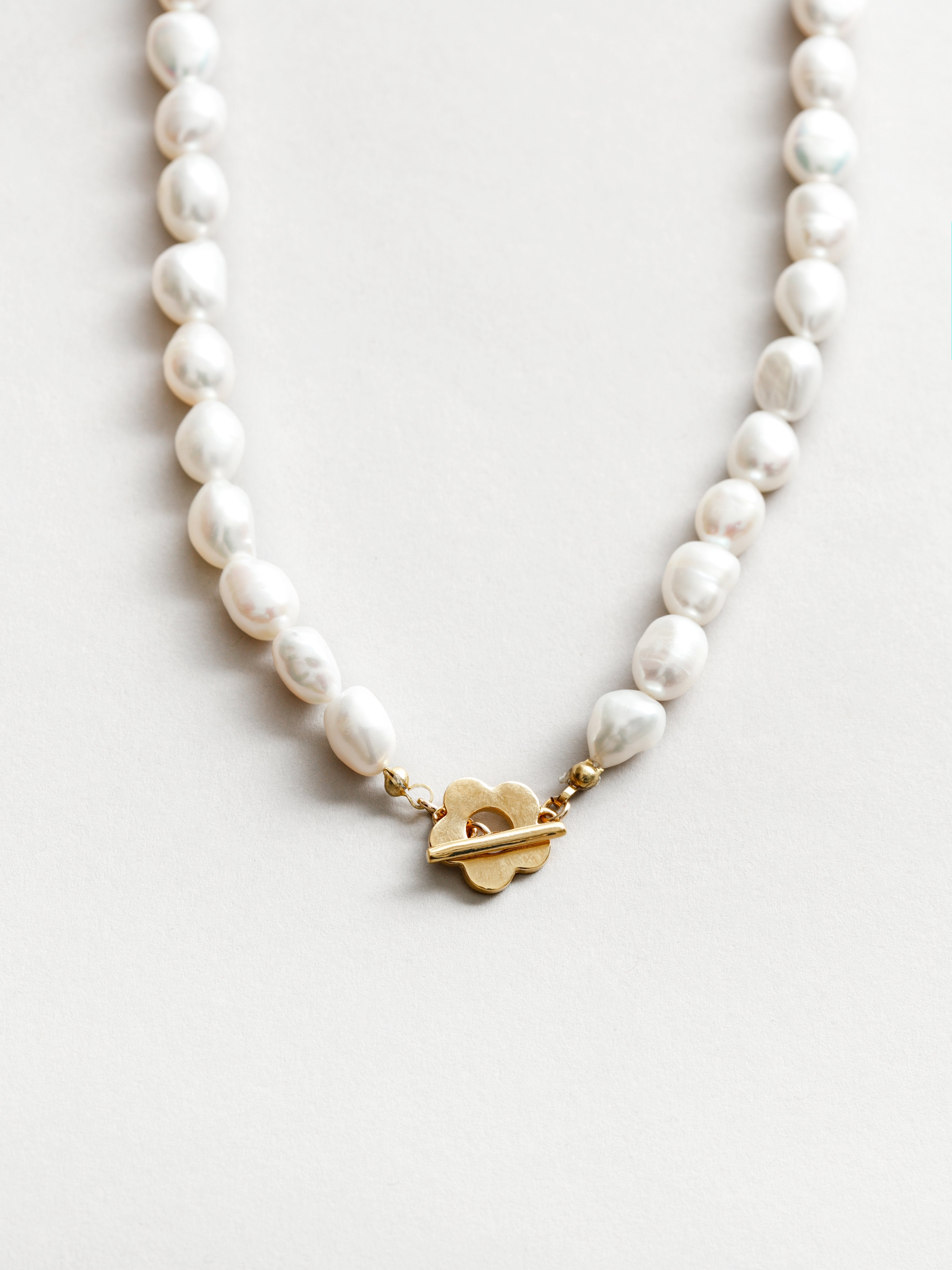 Lola Pearl Necklace