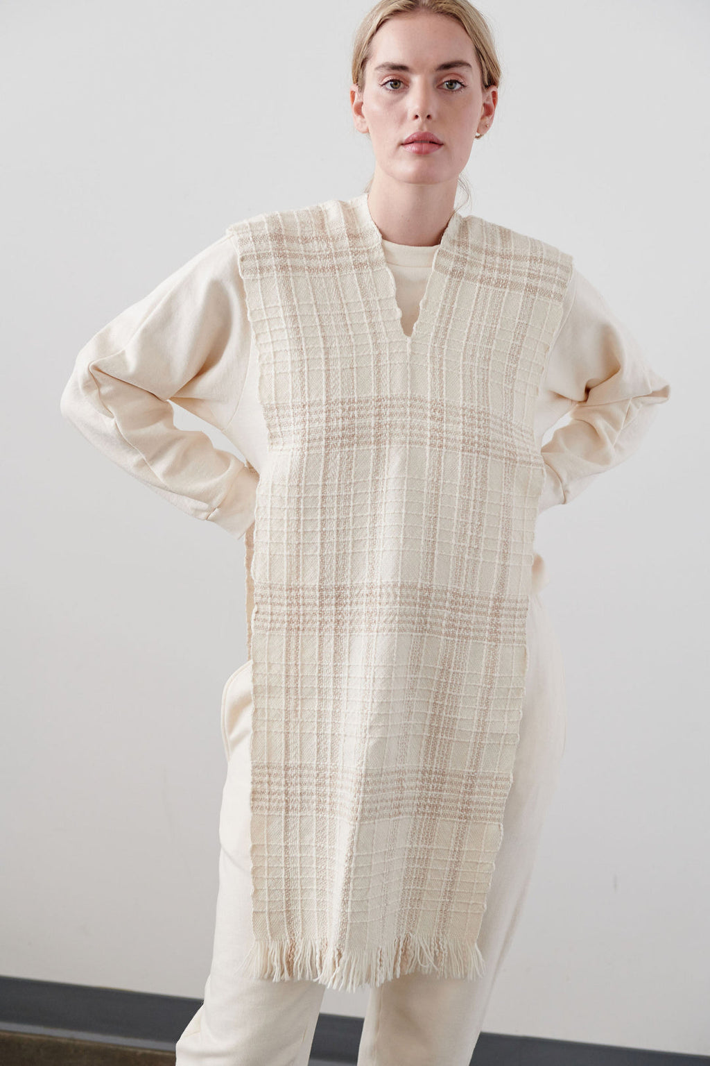 Narrow Woven Poncho - Chalk - Wol Hide