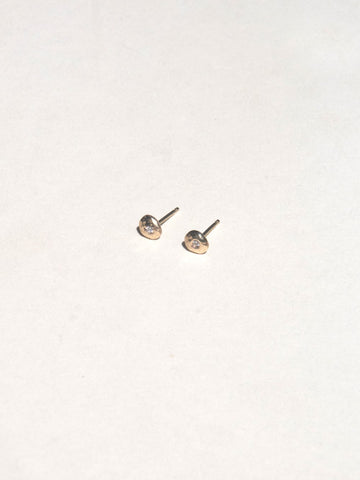 Neve Stud Earrings - Takara