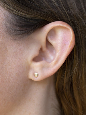Neve Stud Earrings - Takara